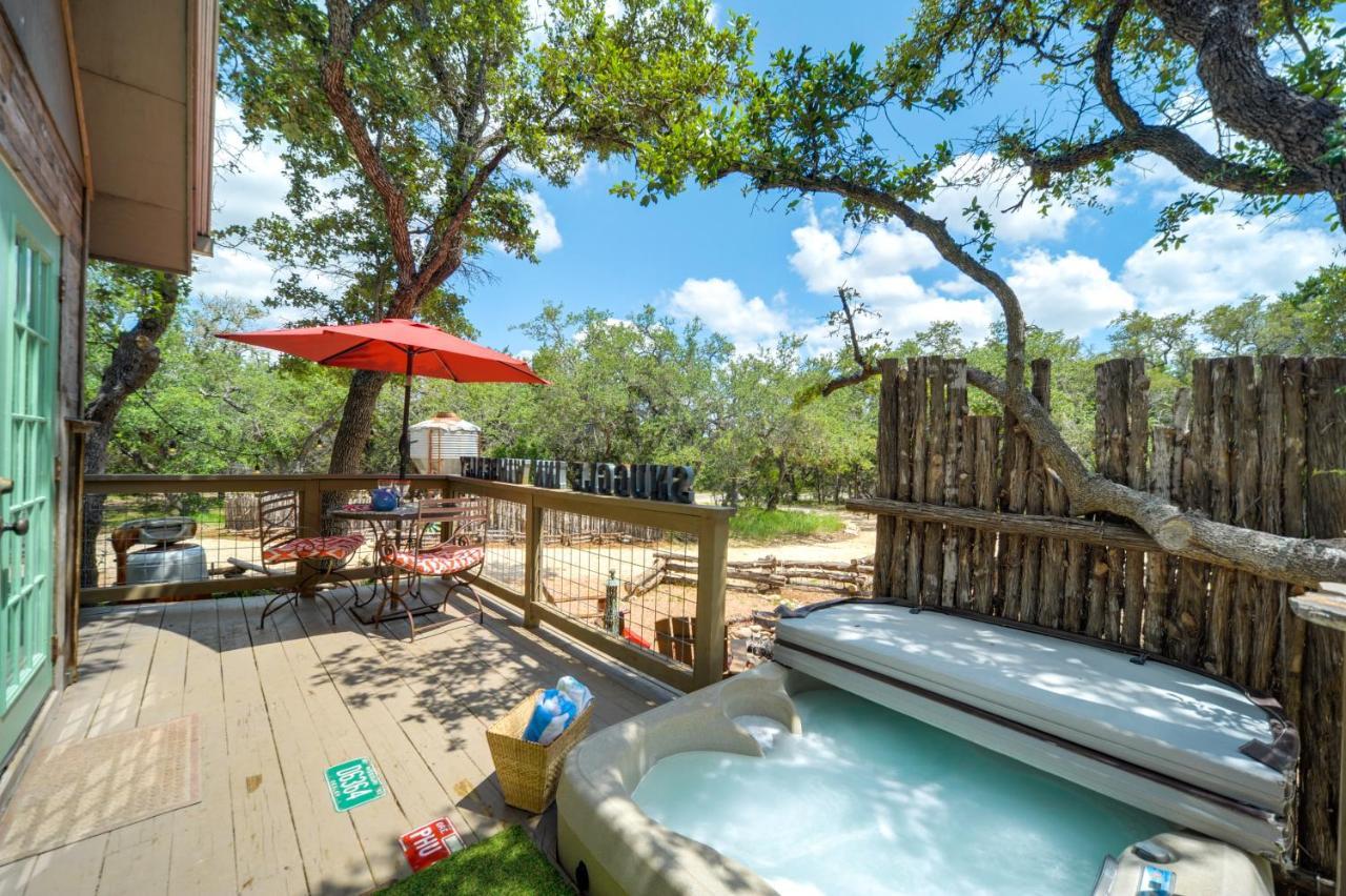 Snuggle Inn Wimberley Cabin With Fire Pit And Deck Exterior foto