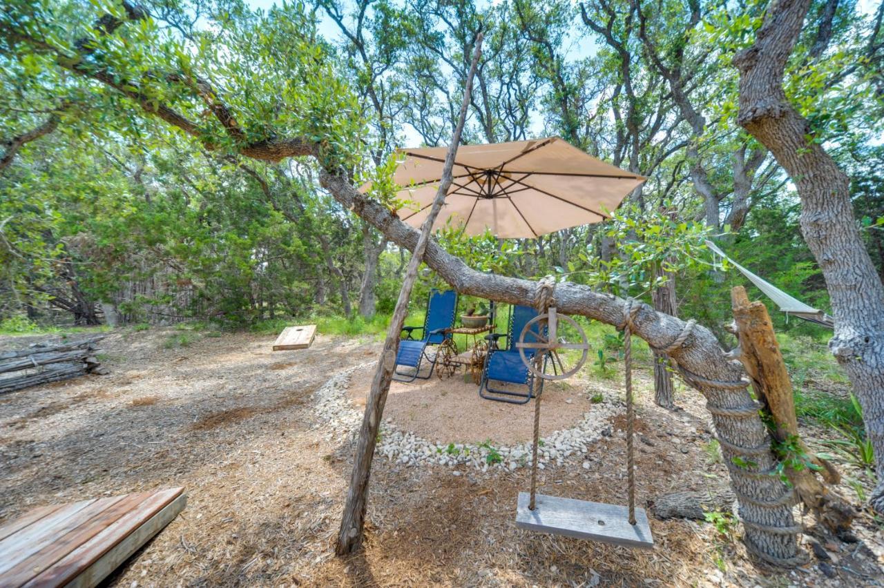 Snuggle Inn Wimberley Cabin With Fire Pit And Deck Exterior foto