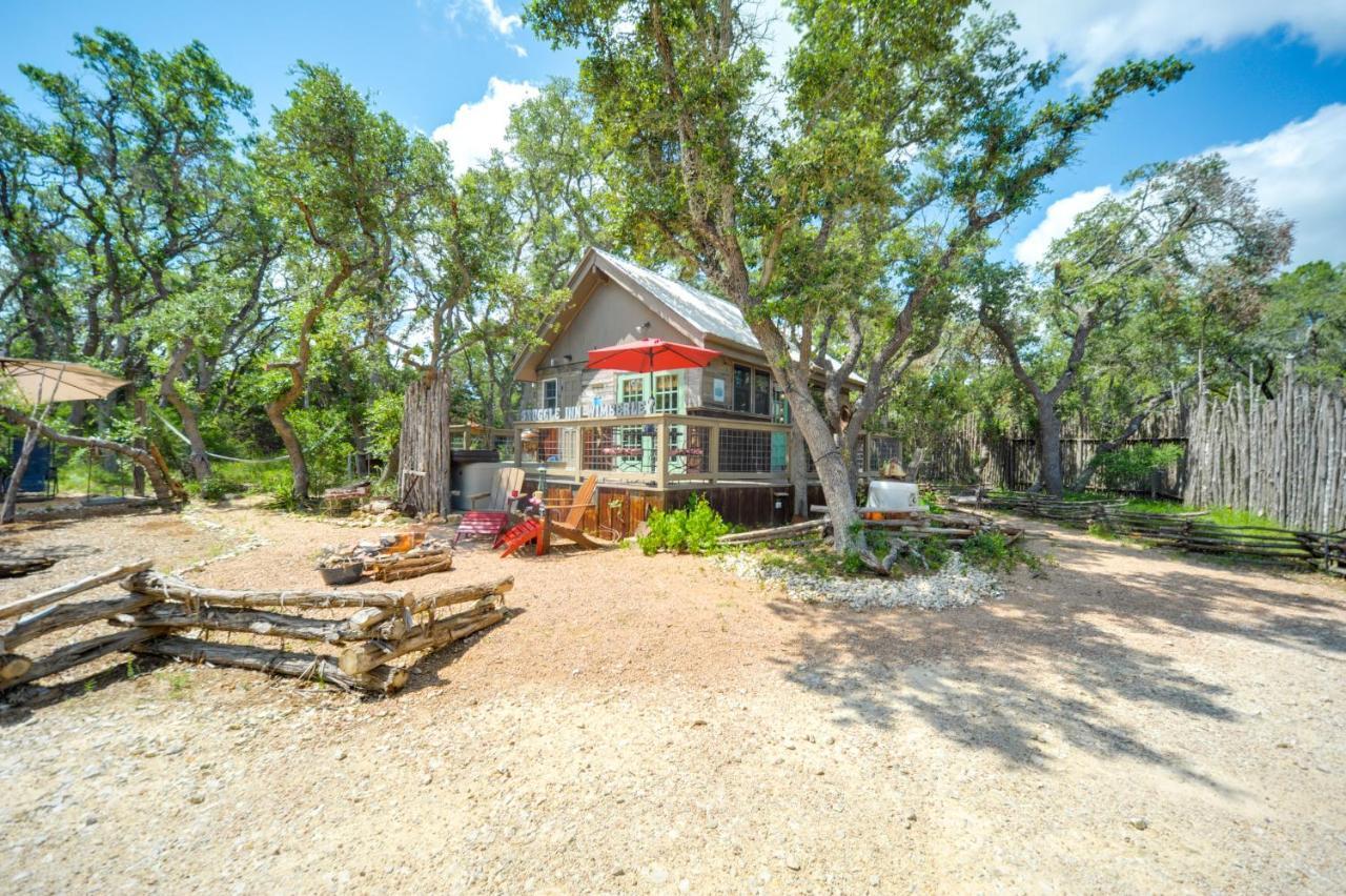 Snuggle Inn Wimberley Cabin With Fire Pit And Deck Exterior foto