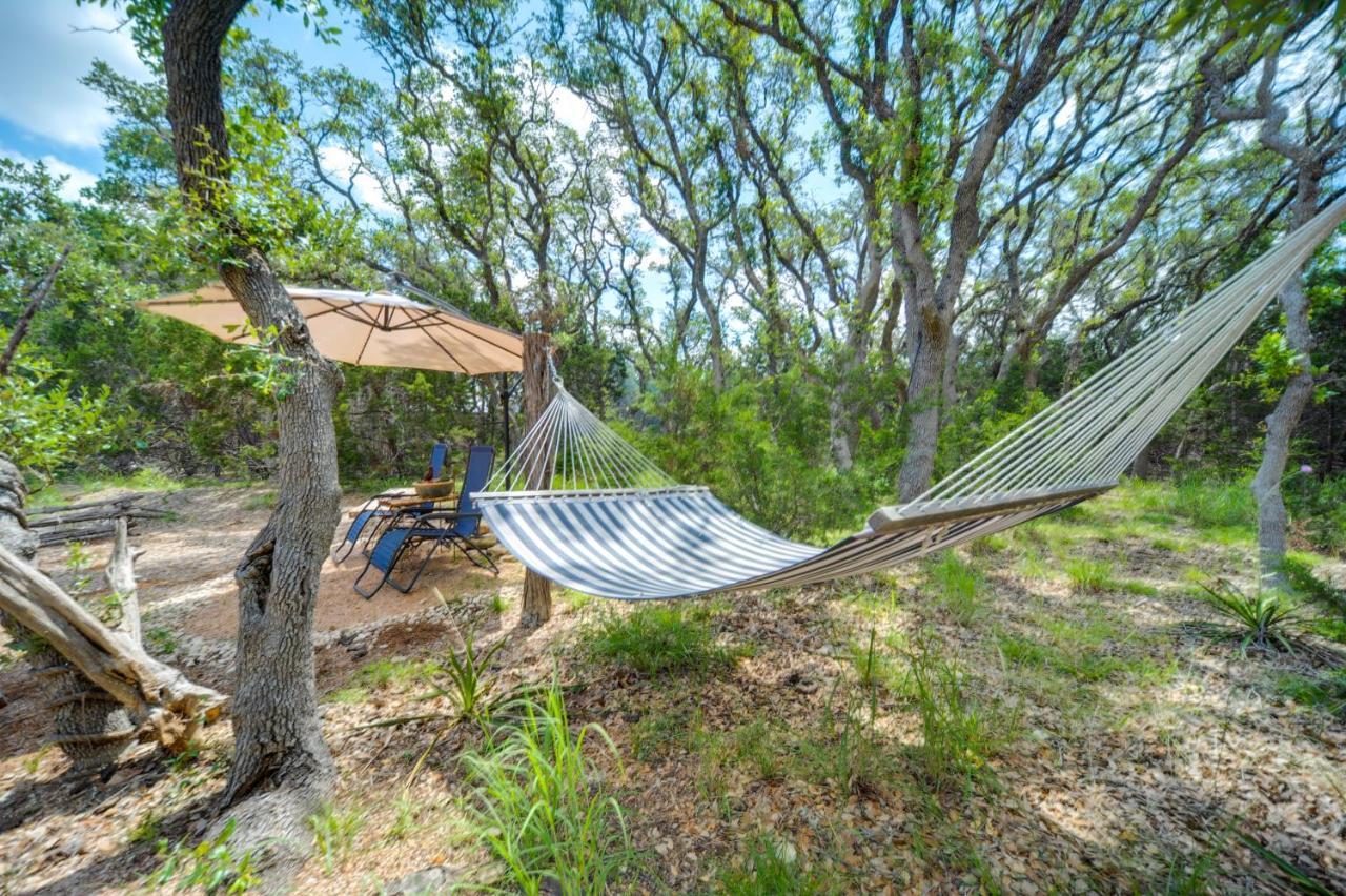Snuggle Inn Wimberley Cabin With Fire Pit And Deck Exterior foto